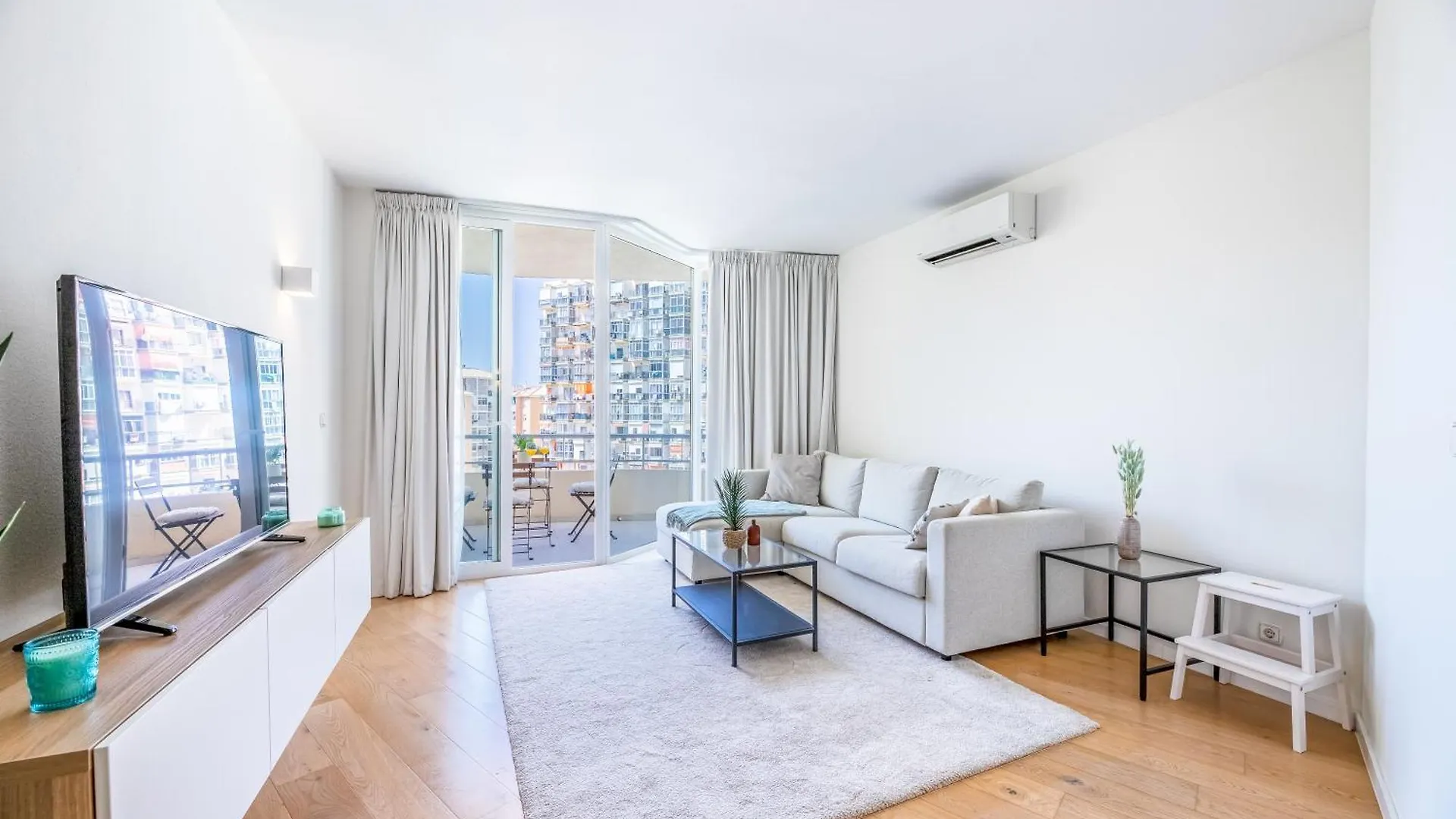 Stylish 2Bd Apt In The Centre 10 Minutes Away From The Beach Torremolinos