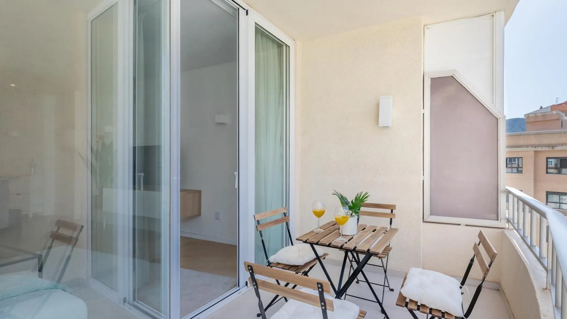 Stylish 2Bd Apt In The Centre 10 Minutes Away From The Beach Torremolinos Spain