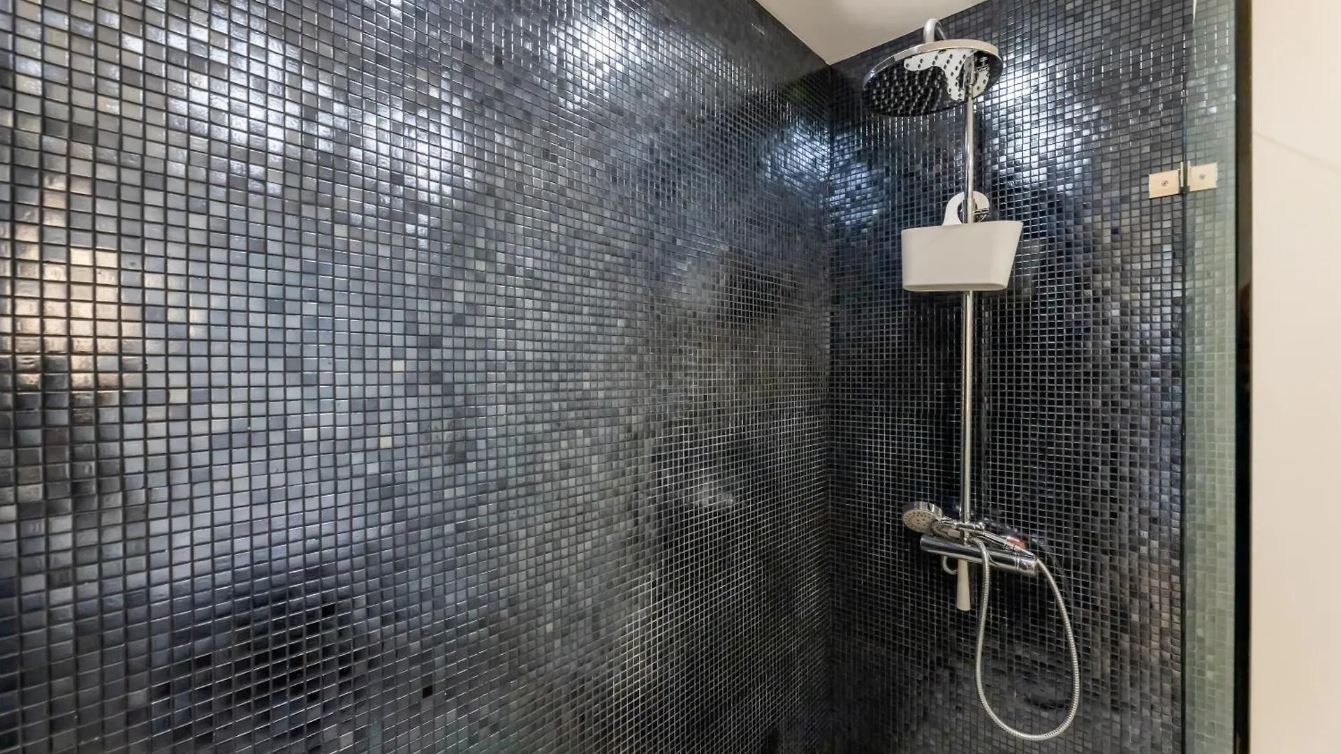 Stylish 2Bd Apt In The Centre 10 Minutes Away From The Beach Torremolinos 0*,  Spain